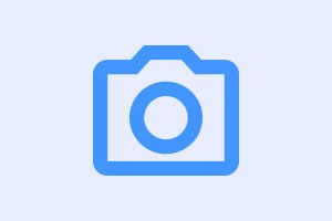 VÍDEO: Motociclista ajuda catador a puxar carrinho pesado em rua íngreme de SP